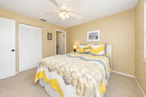 Condo in Punta Gorda, Florida, 2 bedrooms № 2232267 - photo 11