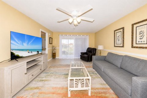 Condo in Punta Gorda, Florida, 2 bedrooms № 2232267 - photo 10