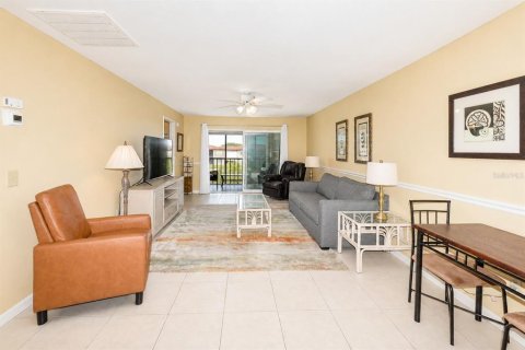 Condo in Punta Gorda, Florida, 2 bedrooms № 2232267 - photo 8