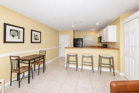 Condo in Punta Gorda, Florida, 2 bedrooms № 2232267 - photo 7