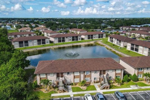 Condo in Punta Gorda, Florida, 2 bedrooms № 2232267 - photo 2