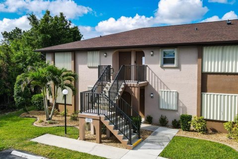 Condo in Punta Gorda, Florida, 2 bedrooms  № 2232267