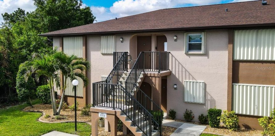 Condo in Punta Gorda, Florida, 2 bedrooms № 2232267