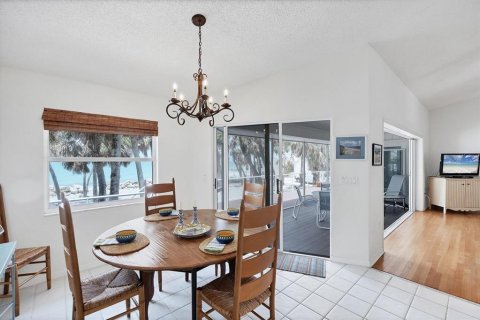 House in Englewood, Florida 3 bedrooms, 193.05 sq.m. № 1775395 - photo 24