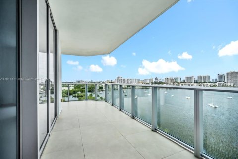 Condominio en venta en North Miami Beach, Florida, 3 dormitorios, 222.04 m2 № 2013521 - foto 14