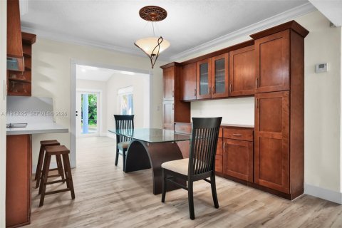 Casa en venta en Palmetto Bay, Florida, 5 dormitorios, 210.52 m2 № 2002225 - foto 16