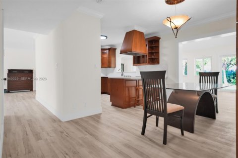 Casa en venta en Palmetto Bay, Florida, 5 dormitorios, 210.52 m2 № 2002225 - foto 13