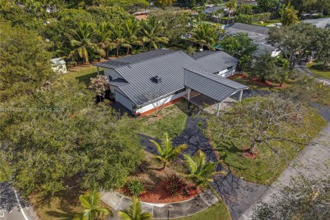 Casa en venta en Palmetto Bay, Florida, 5 dormitorios, 210.52 m2 № 2002225 - foto 3