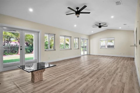 Casa en venta en Palmetto Bay, Florida, 5 dormitorios, 210.52 m2 № 2002225 - foto 14