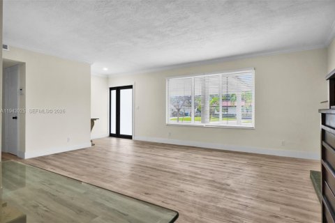 Casa en venta en Palmetto Bay, Florida, 5 dormitorios, 210.52 m2 № 2002225 - foto 7