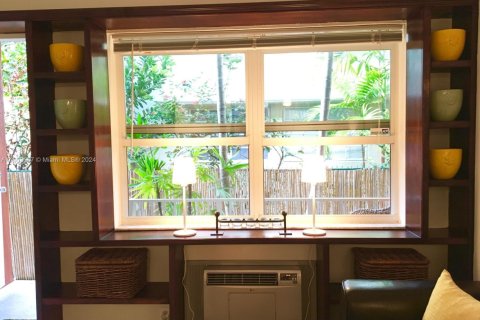 Condo in Miami Beach, Florida № 1958391 - photo 2