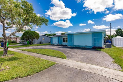 Villa ou maison à vendre à Sunrise, Floride: 2 chambres, 116.78 m2 № 1951128 - photo 3