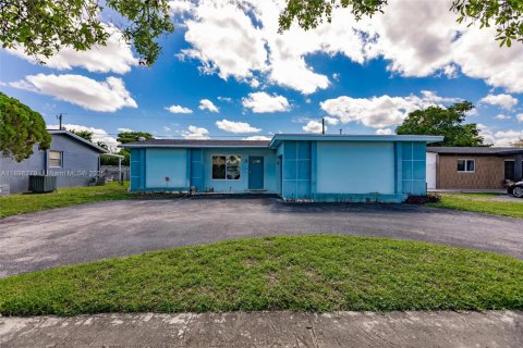Villa ou maison à vendre à Sunrise, Floride: 2 chambres, 116.78 m2 № 1951128 - photo 2
