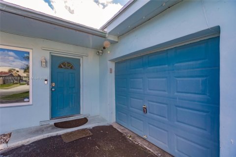 Villa ou maison à vendre à Sunrise, Floride: 2 chambres, 116.78 m2 № 1951128 - photo 6