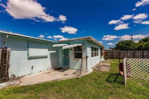 Villa ou maison à vendre à Sunrise, Floride: 2 chambres, 116.78 m2 № 1951128 - photo 28