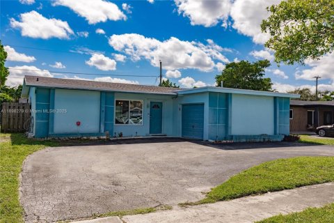 Villa ou maison à vendre à Sunrise, Floride: 2 chambres, 116.78 m2 № 1951128 - photo 4