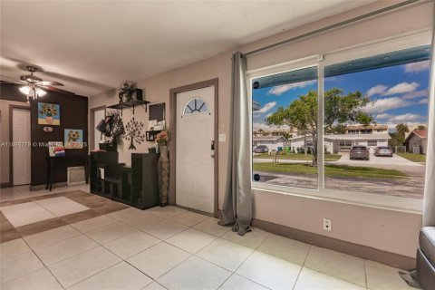 Villa ou maison à vendre à Sunrise, Floride: 2 chambres, 116.78 m2 № 1951128 - photo 8