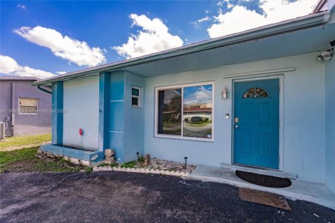 Villa ou maison à vendre à Sunrise, Floride: 2 chambres, 116.78 m2 № 1951128 - photo 7