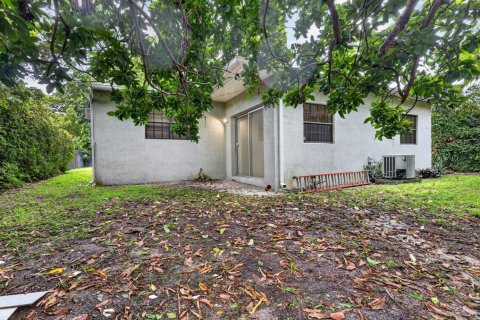 Villa ou maison à vendre à North Miami, Floride: 3 chambres, 211.45 m2 № 2431342 - photo 23