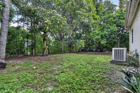 Villa ou maison à vendre à North Miami, Floride: 3 chambres, 211.45 m2 № 2431342 - photo 21