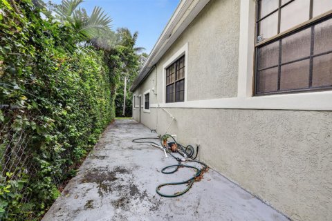 Villa ou maison à vendre à North Miami, Floride: 3 chambres, 211.45 m2 № 2431342 - photo 26