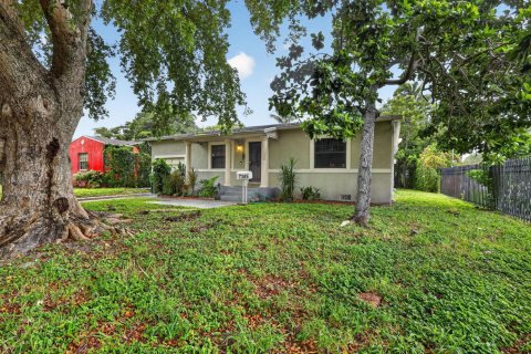 Villa ou maison à vendre à North Miami, Floride: 3 chambres, 211.45 m2 № 2431342 - photo 3