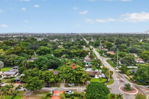 Villa ou maison à vendre à North Miami, Floride: 3 chambres, 211.45 m2 № 2431342 - photo 28