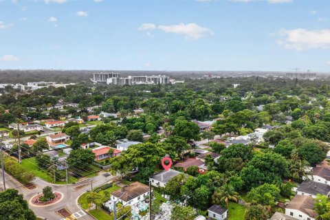 Villa ou maison à vendre à North Miami, Floride: 3 chambres, 211.45 m2 № 2431342 - photo 4