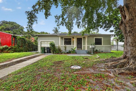 Villa ou maison à North Miami, Floride 3 chambres, 211.45 m2 № 2431342