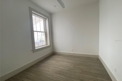 Propiedad comercial en alquiler en Tampa, Florida, 569.68 m2 № 1622051 - foto 12