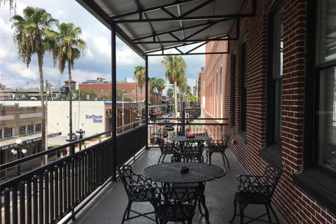 Propiedad comercial en alquiler en Tampa, Florida, 569.68 m2 № 1622051 - foto 18