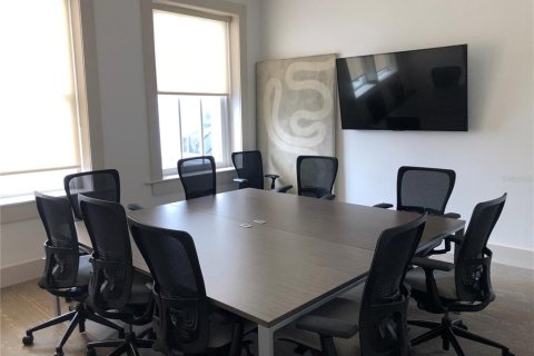Propiedad comercial en alquiler en Tampa, Florida, 569.68 m2 № 1622051 - foto 10