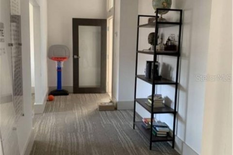 Propiedad comercial en alquiler en Tampa, Florida, 569.68 m2 № 1622051 - foto 16