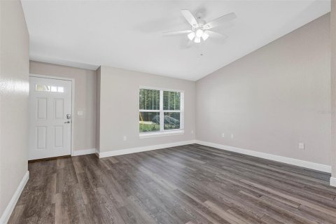 House in Ocala, Florida 3 bedrooms, 134.99 sq.m. № 2095157 - photo 11