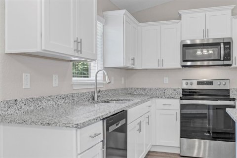 House in Ocala, Florida 3 bedrooms, 134.99 sq.m. № 2095157 - photo 18