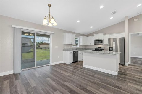 House in Ocala, Florida 3 bedrooms, 134.99 sq.m. № 2095157 - photo 13