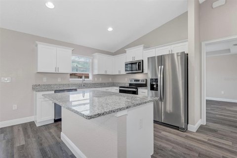 House in Ocala, Florida 3 bedrooms, 134.99 sq.m. № 2095157 - photo 16
