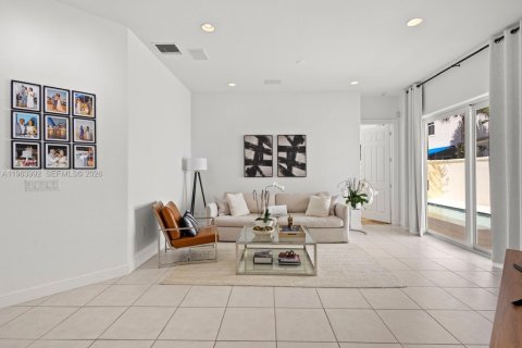 Villa ou maison à vendre à Hollywood, Floride: 3 chambres, 145.02 m2 № 2025535 - photo 12