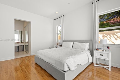 Villa ou maison à vendre à Hollywood, Floride: 3 chambres, 145.02 m2 № 2025535 - photo 23