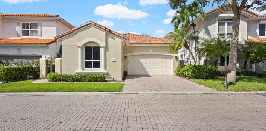 Villa ou maison à Hollywood, Floride 3 chambres, 145.02 m2 № 2025535