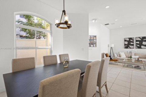 Villa ou maison à vendre à Hollywood, Floride: 3 chambres, 145.02 m2 № 2025535 - photo 13