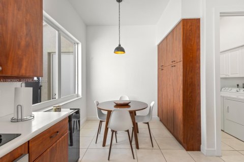 Villa ou maison à vendre à Hollywood, Floride: 3 chambres, 145.02 m2 № 2025535 - photo 8