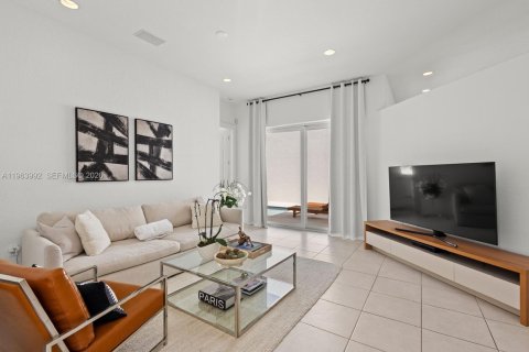 Villa ou maison à vendre à Hollywood, Floride: 3 chambres, 145.02 m2 № 2025535 - photo 16