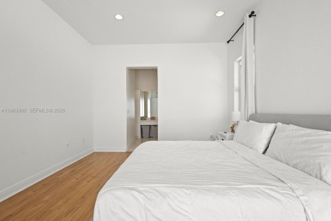 Villa ou maison à vendre à Hollywood, Floride: 3 chambres, 145.02 m2 № 2025535 - photo 25