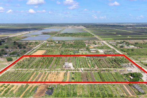 Commercial property in Loxahatchee Groves, Florida № 2249194 - photo 9