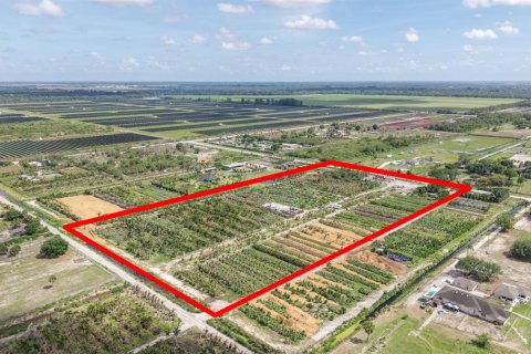 Commercial property in Loxahatchee Groves, Florida № 2249194 - photo 8
