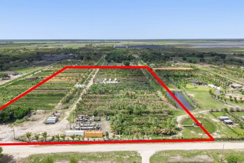 Commercial property in Loxahatchee Groves, Florida № 2249194 - photo 12