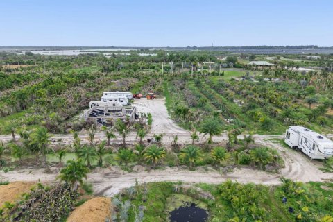 Commercial property in Loxahatchee Groves, Florida № 2249194 - photo 16