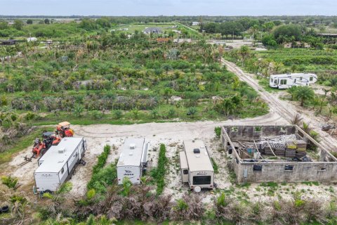 Commercial property in Loxahatchee Groves, Florida № 2249194 - photo 22