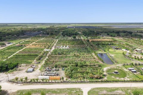 Commercial property in Loxahatchee Groves, Florida № 2249194 - photo 3